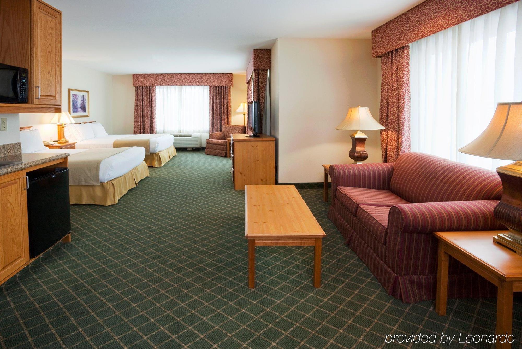 Holiday Inn Express Hotel & Suites Chanhassen, An Ihg Hotel Room photo